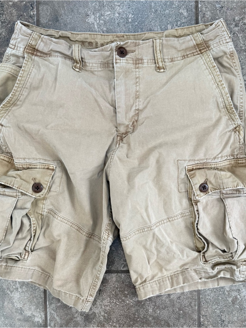 American Eagle Outfitters Men's Tan Cargo Shorts